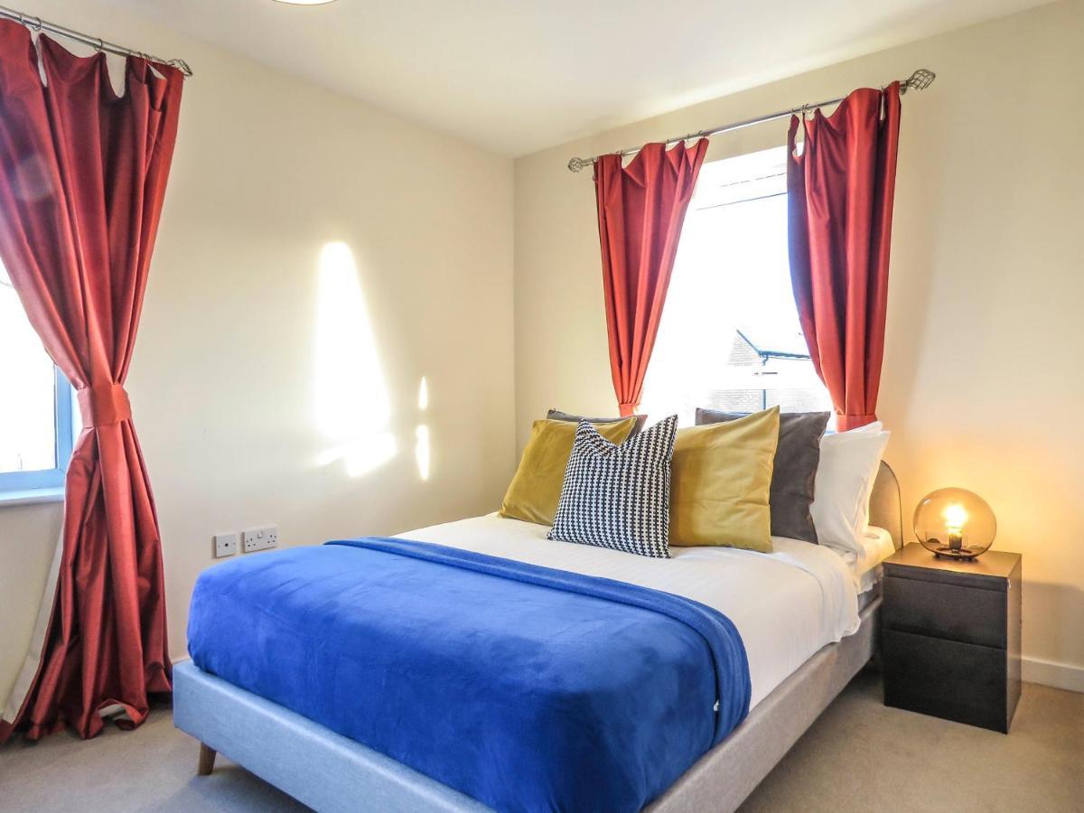 Tudors Esuites 4 Bedroom House Driveway & Garden Birmingham Kültér fotó